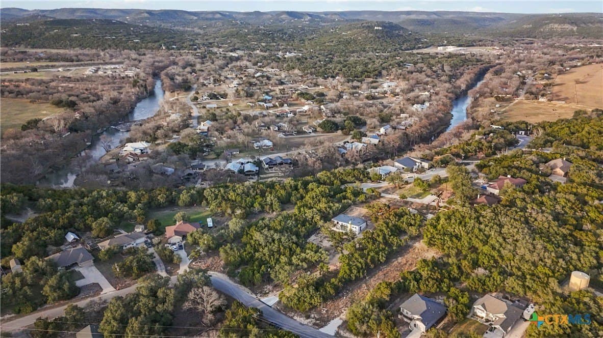 0.6 acres in Comal County - photo 4