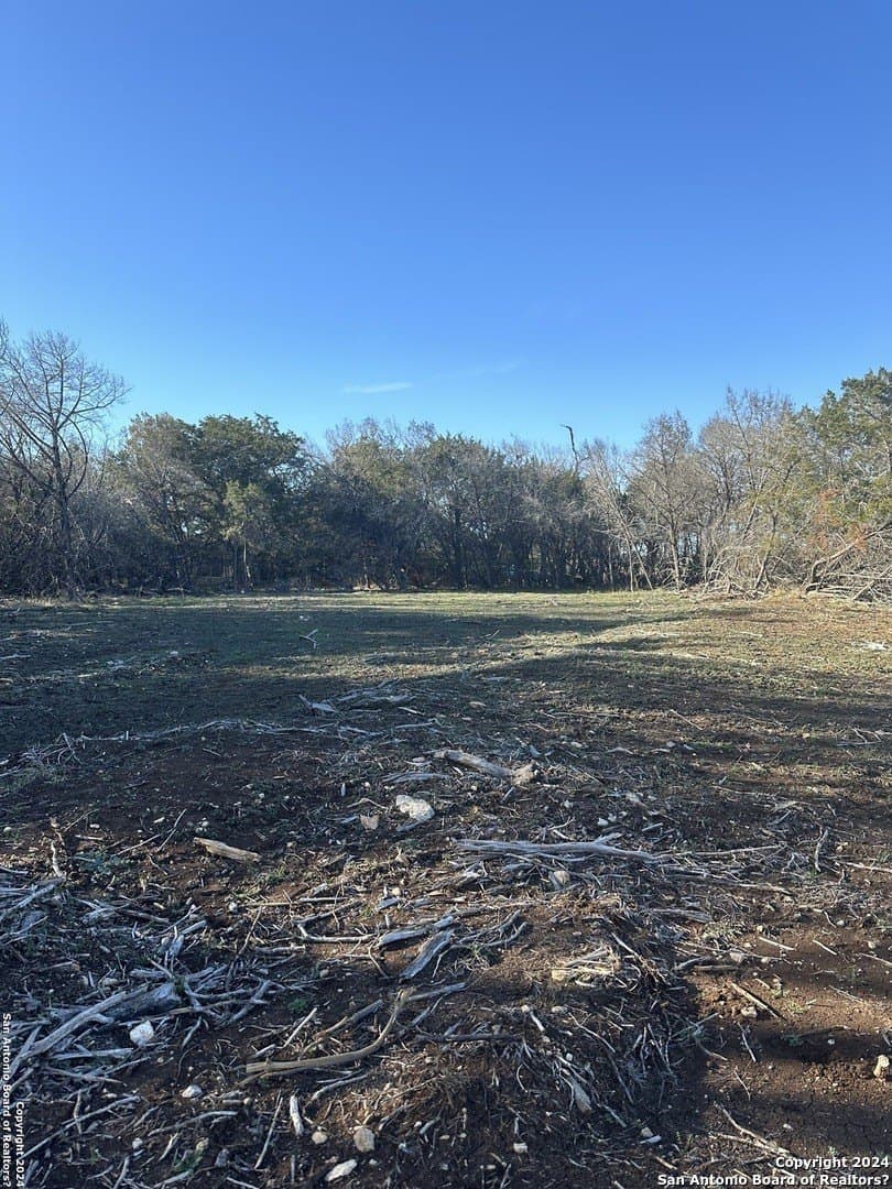 0.5 acres in Bandera County - photo 4