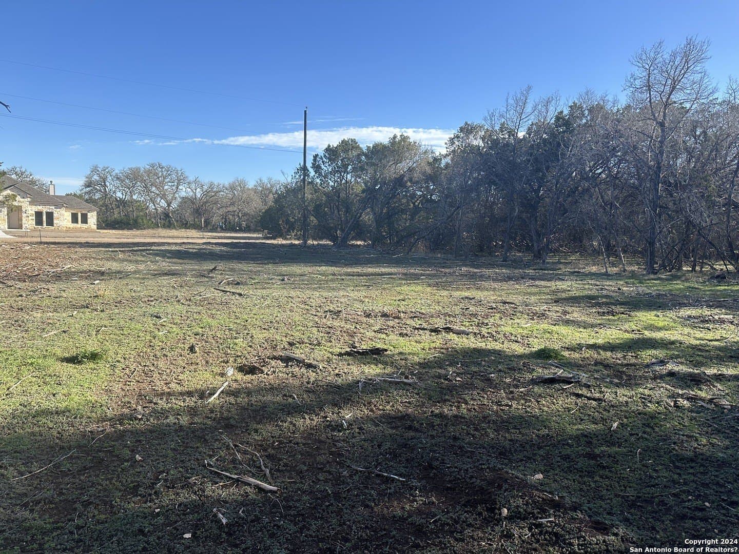 0.5 acres in Bandera County - photo 2