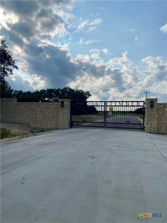 30 Shin Oak Drive lot: 30