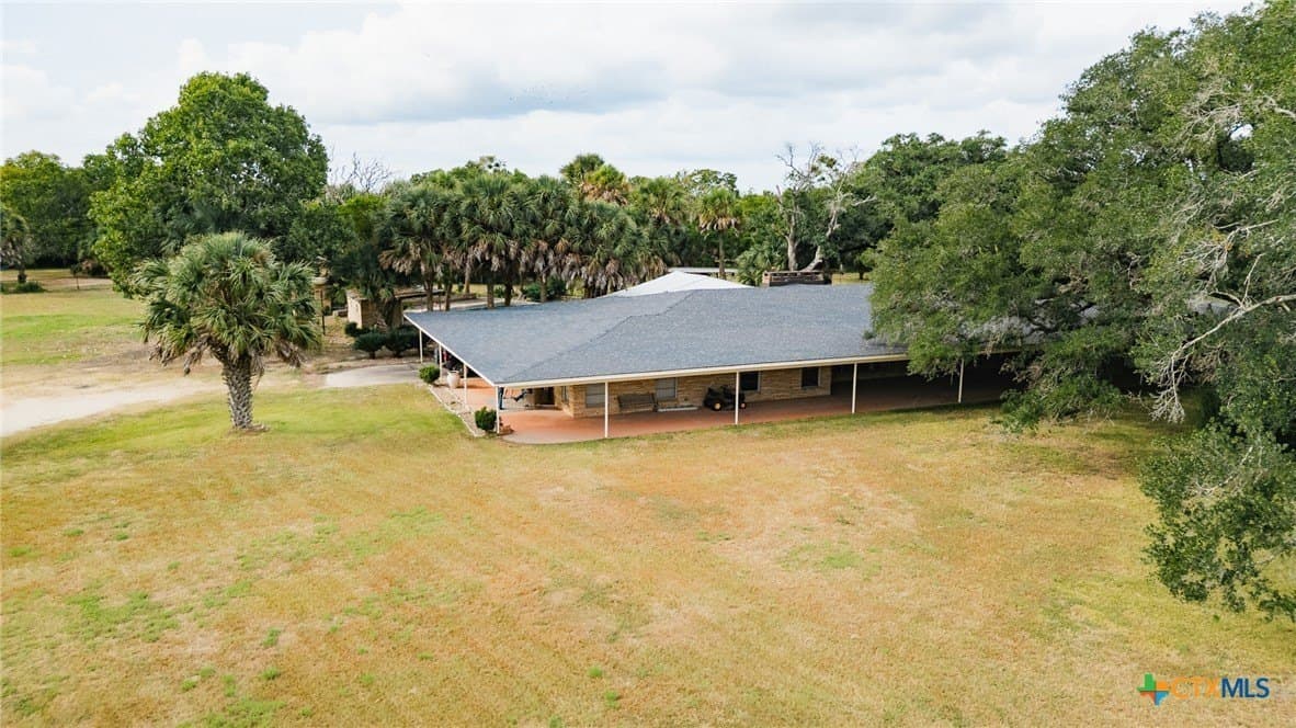 40 acres in Victoria County - photo 2