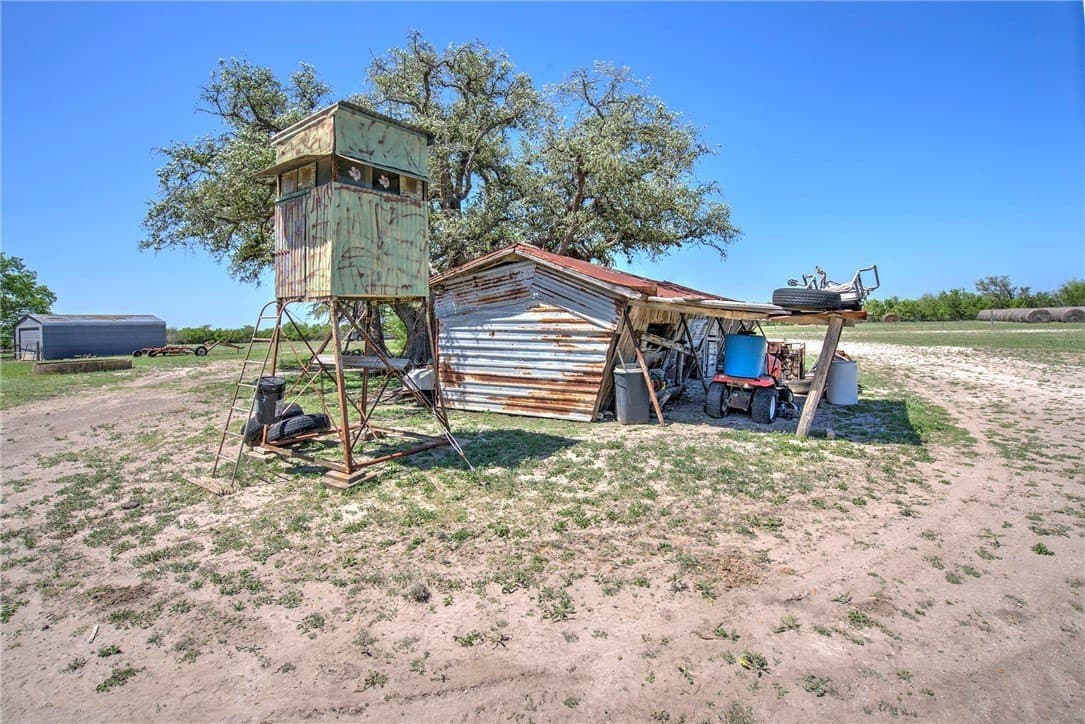 281.48 acres in Bee County - photo 25