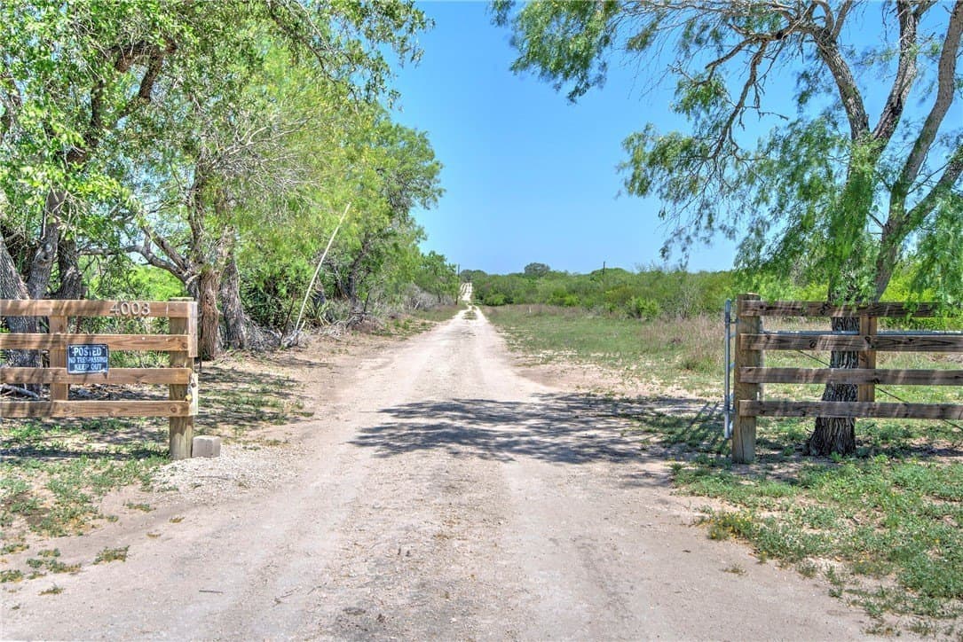 281.48 acres in Bee County - photo 23