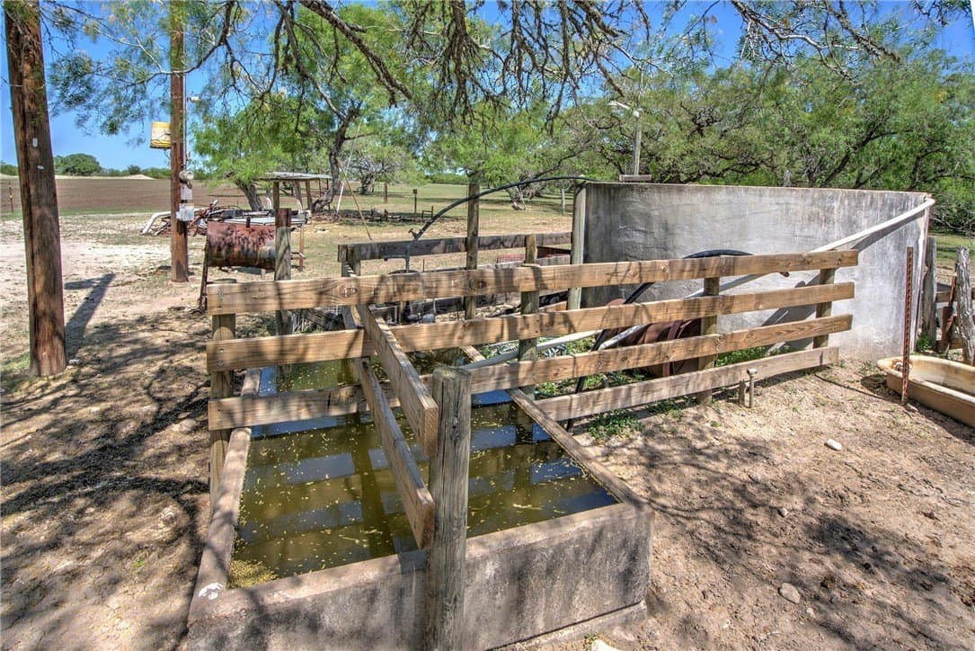 281.48 acres in Bee County - photo 33