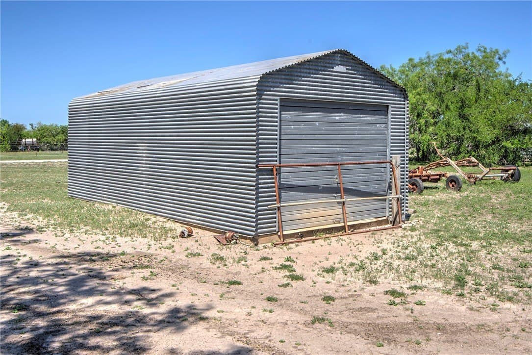281.48 acres in Bee County - photo 27