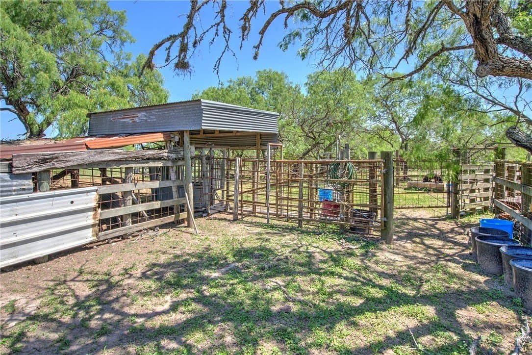 281.48 acres in Bee County - photo 28