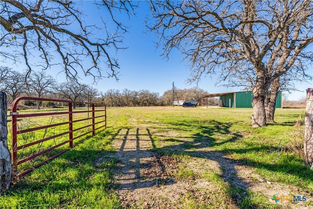 10.1 acres in Gonzales County - photo 2