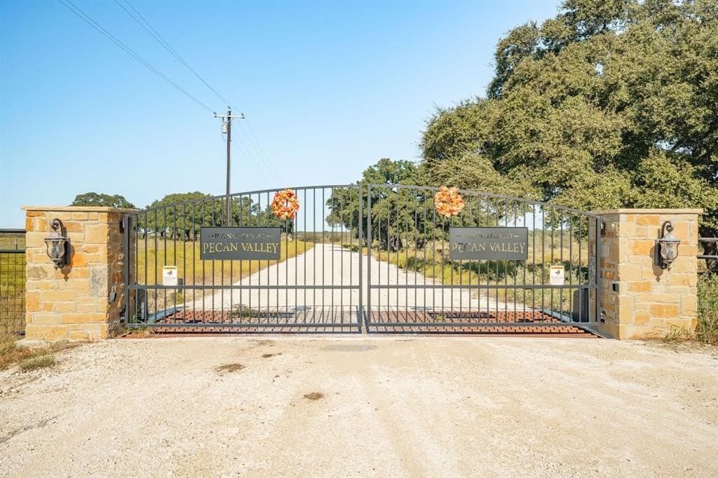 10.01 acres in Comanche County - photo 2