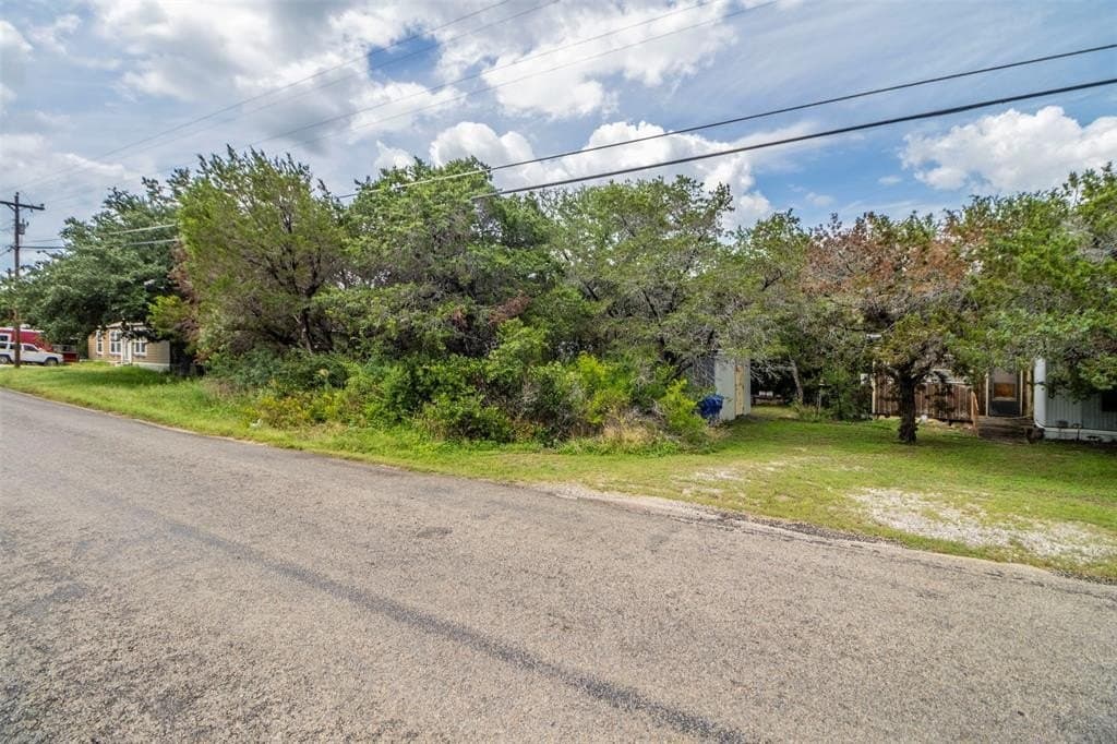 4311 W Oak Trail