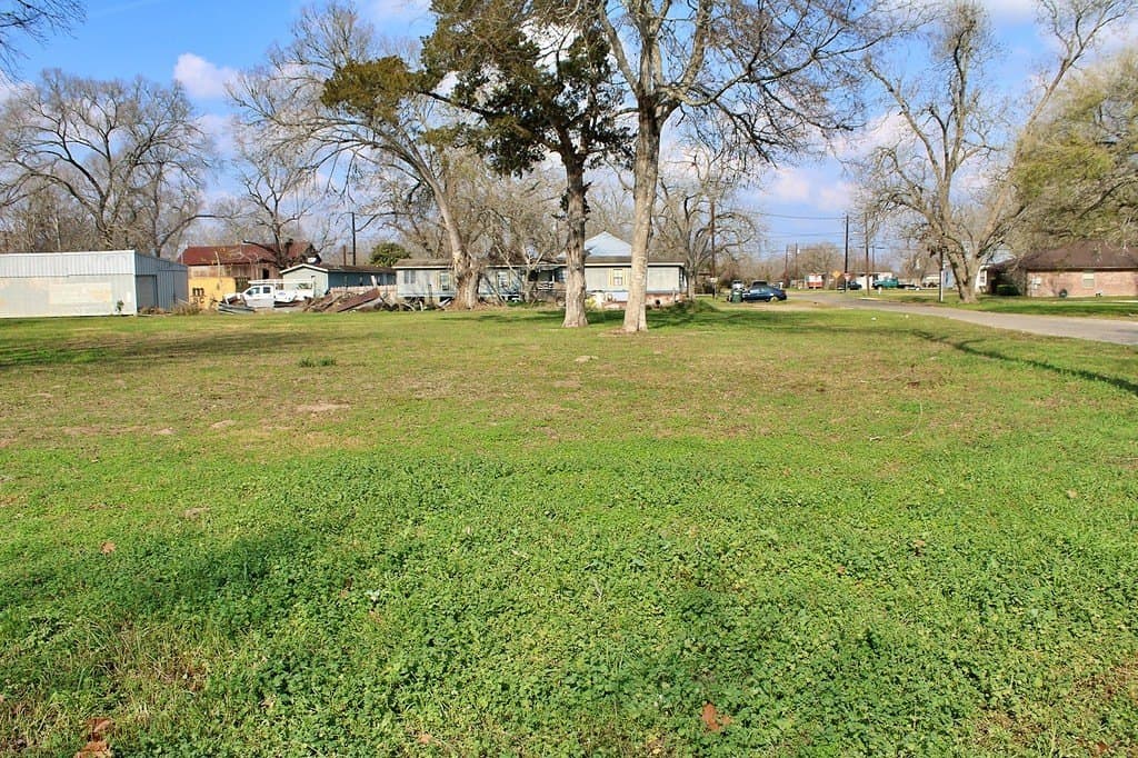 0.49 acres in Colorado County - photo 4