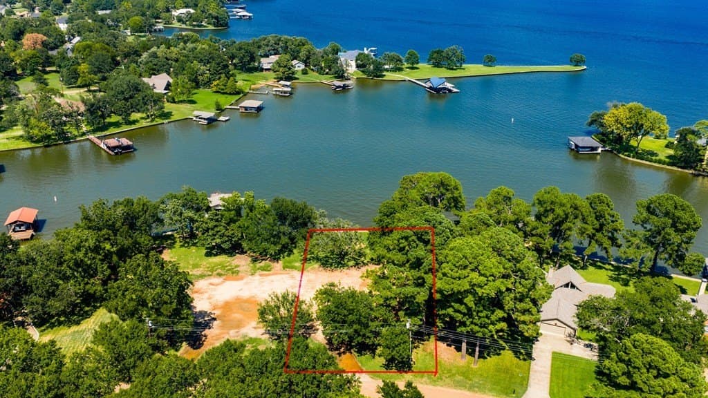 0.2 acres in Henderson County - photo 3