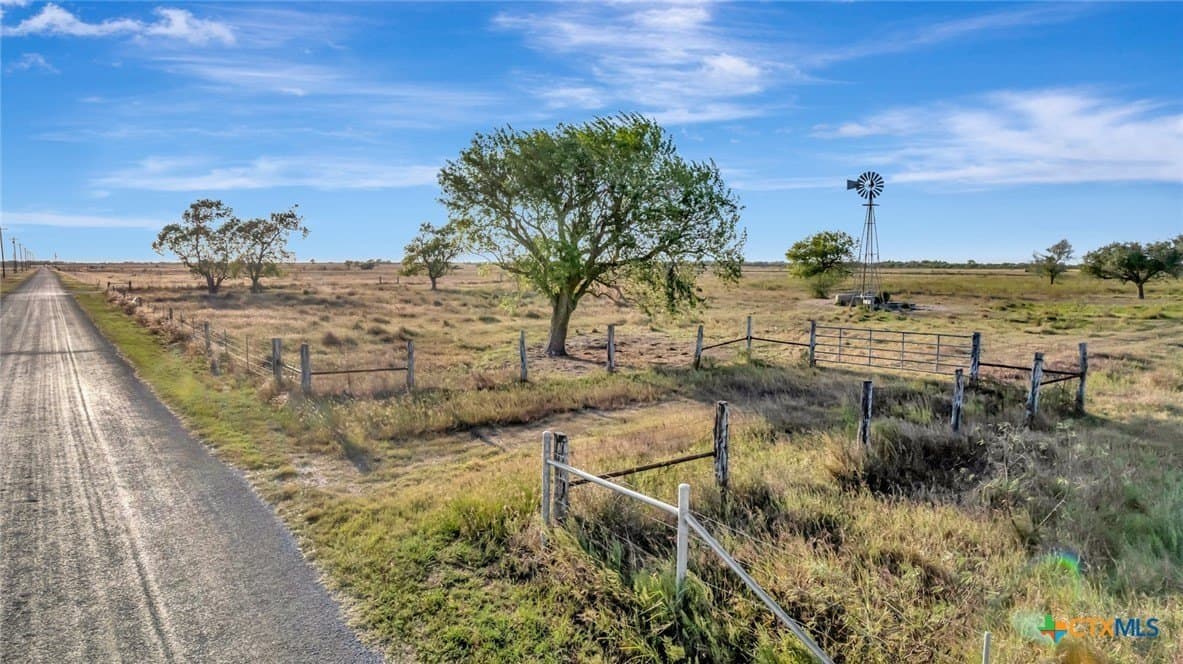 10.32 acres in Victoria County - photo 3