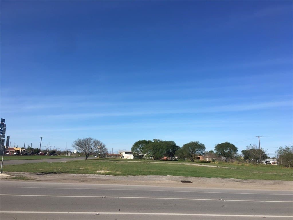 1.47 acres in Nueces County - photo 2