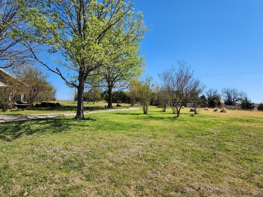 15957 County Road 566