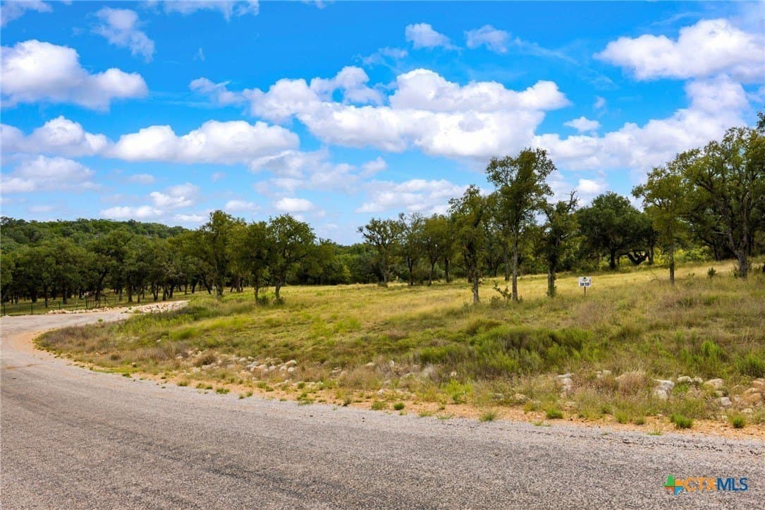 5.05 acres in San Saba County - photo 4