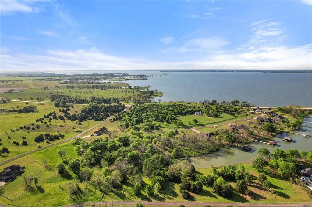 0.62 acres in Navarro County - photo 9