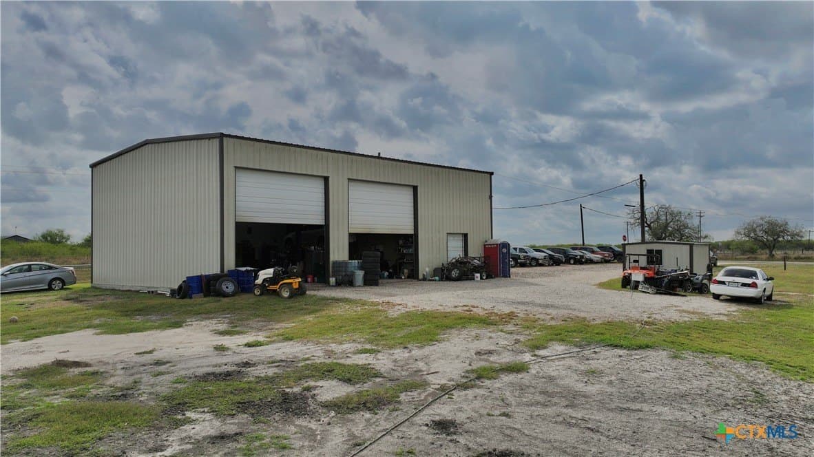 11.22 acres in Victoria County - photo 5