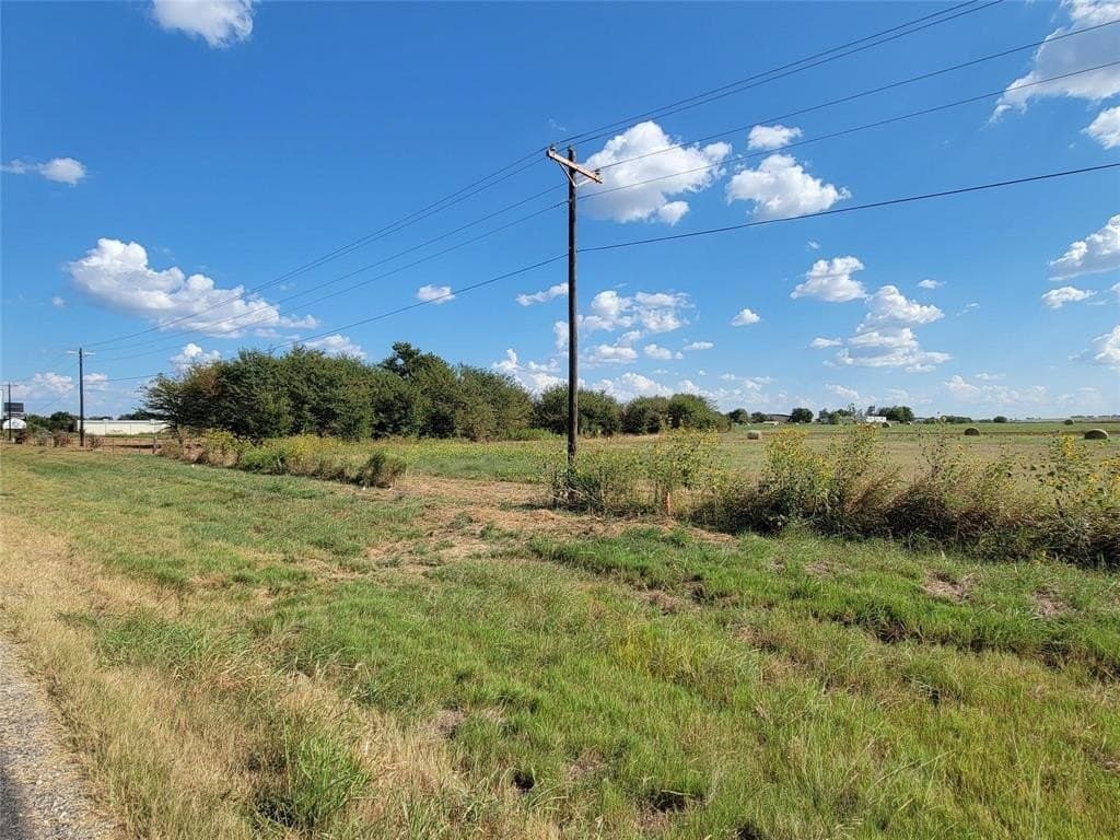 3.58 acres in Cooke County - photo 2