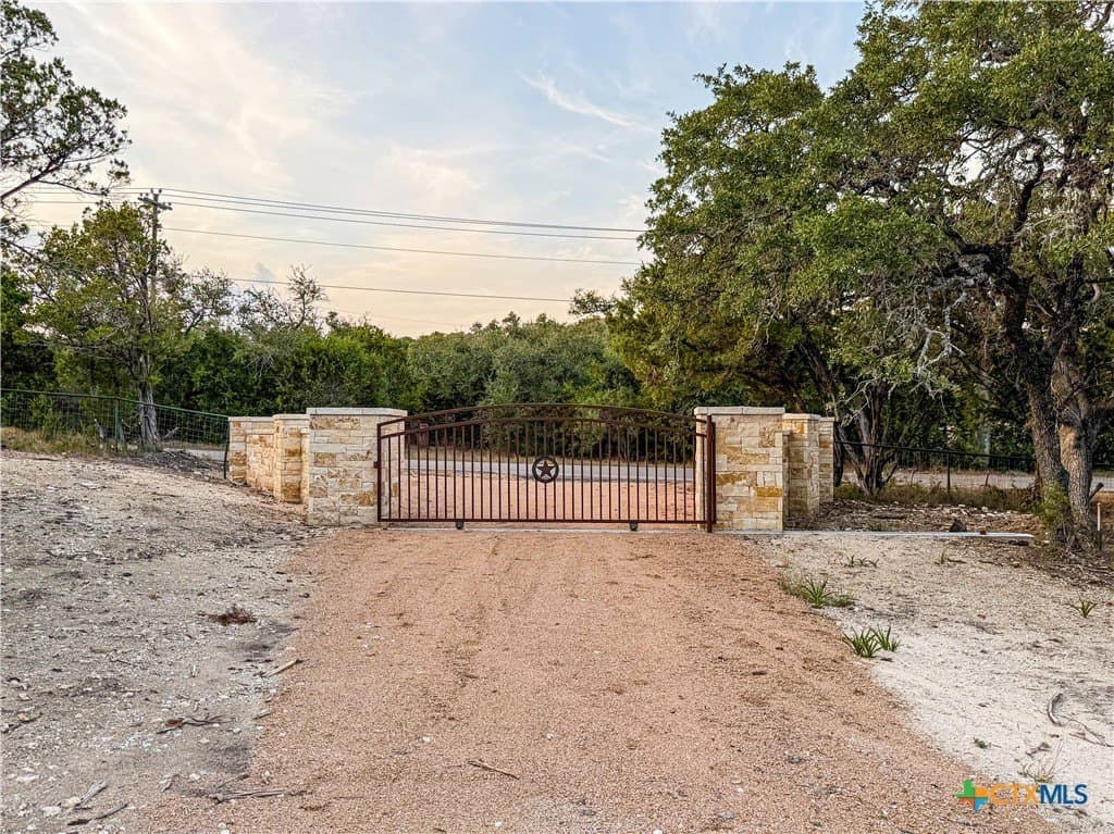 100 acres in Comal County - photo 16