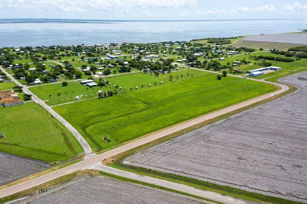 0.79 acres in Refugio County - photo 19