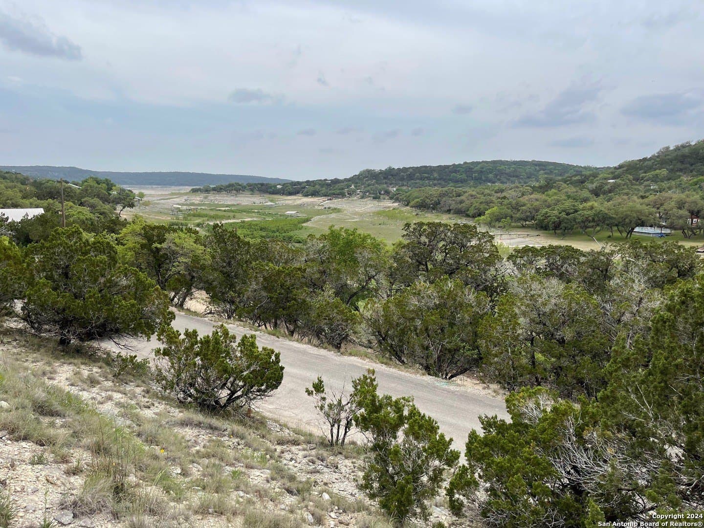 1.22 acres in Bandera County - photo 4