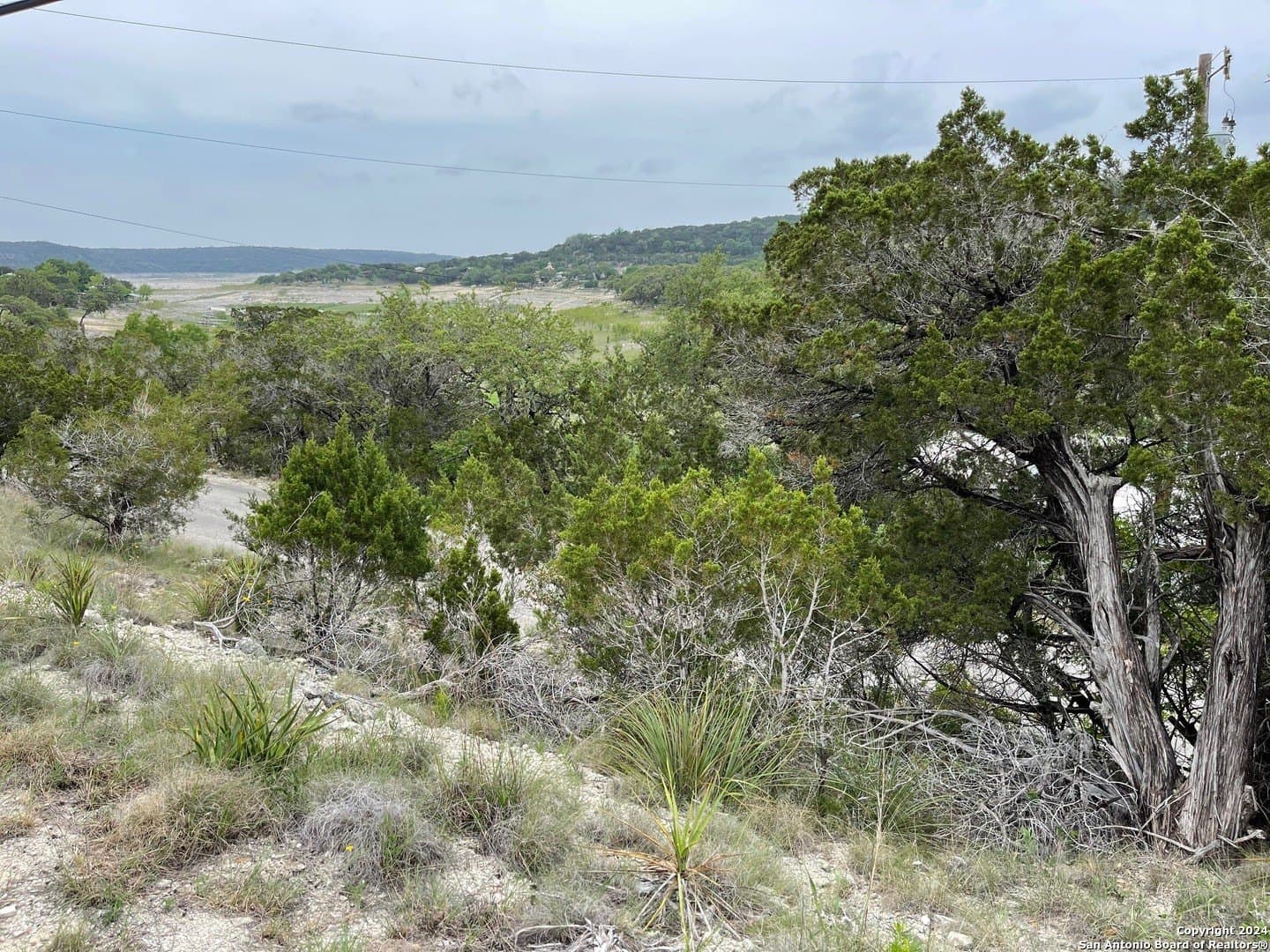 1.22 acres in Bandera County - photo 2