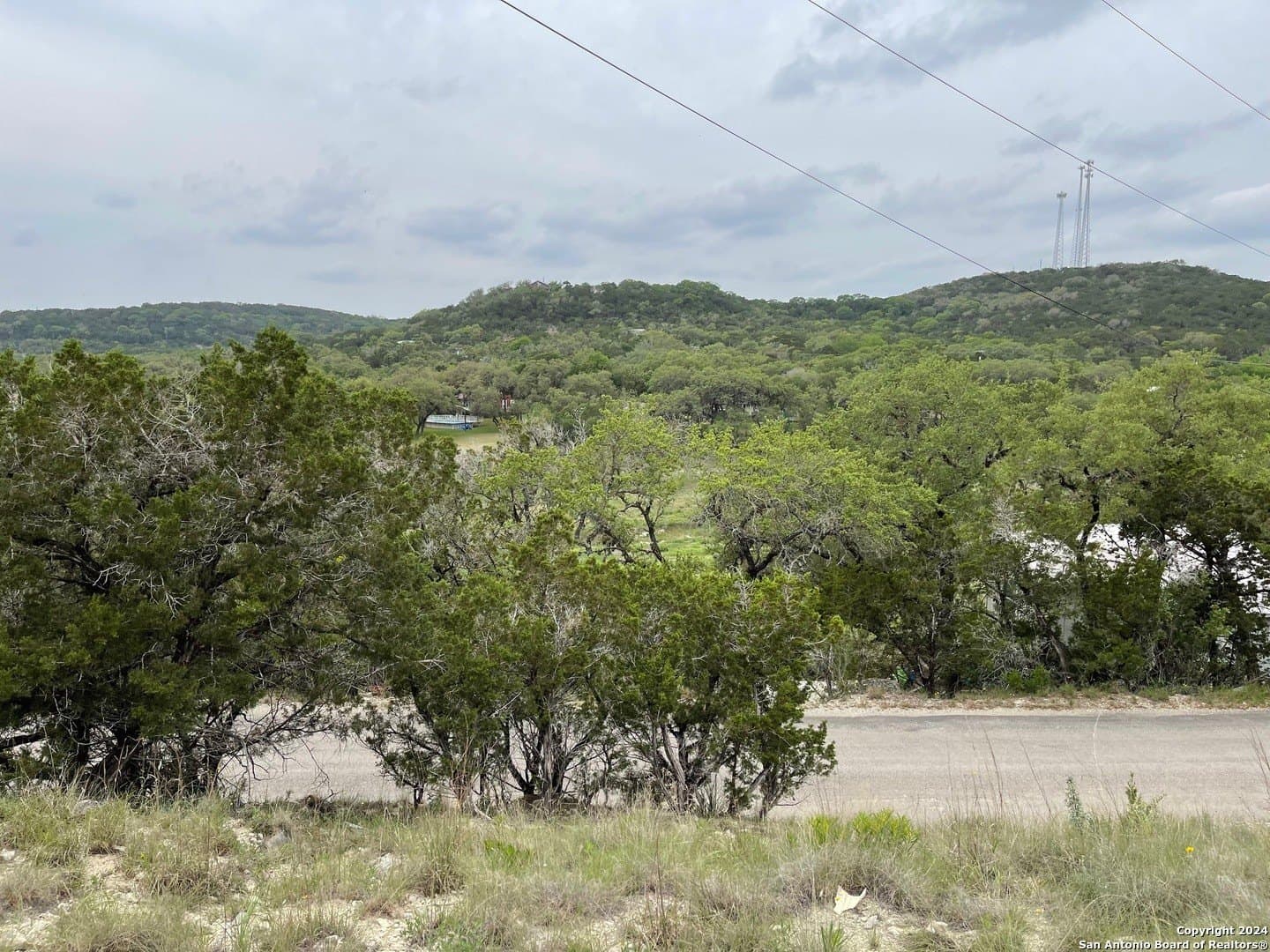 1.22 acres in Bandera County - photo 3