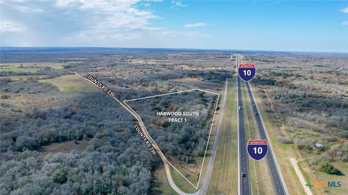 10.1 acres in Gonzales County - photo 2