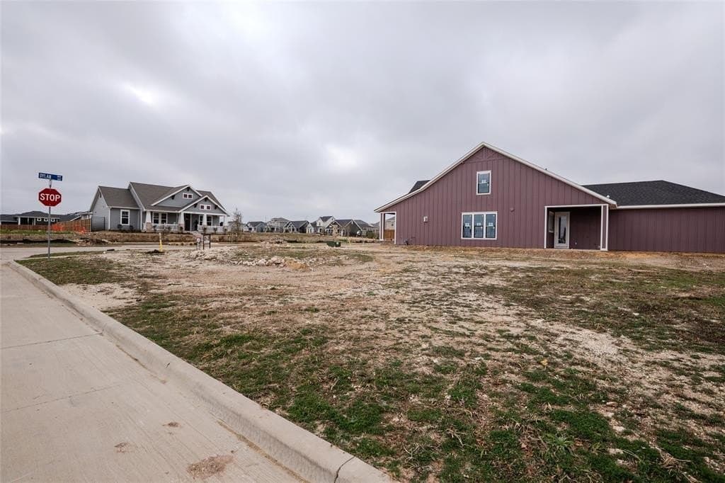 0.14 acres in Ellis County - photo 8