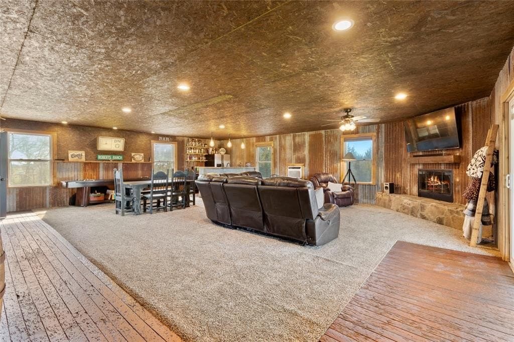 33.81 acres in Hunt County - photo 33