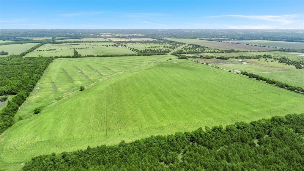 104.98 acres in Hunt County - photo 9