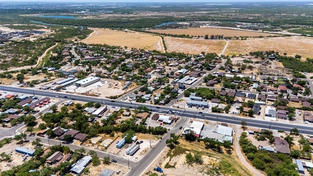 30,804 acres in Maverick County - photo 9