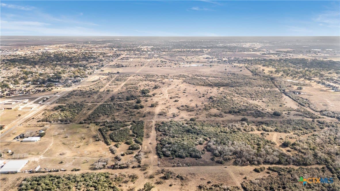 308 acres in Victoria County - photo 6