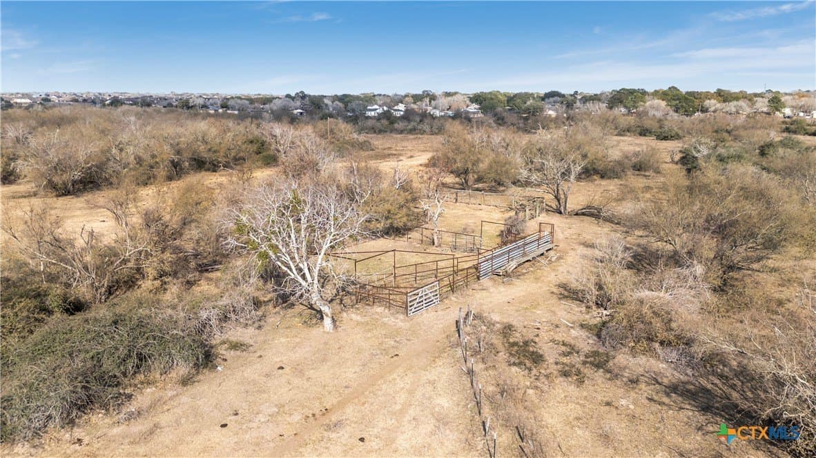 308 acres in Victoria County - photo 17
