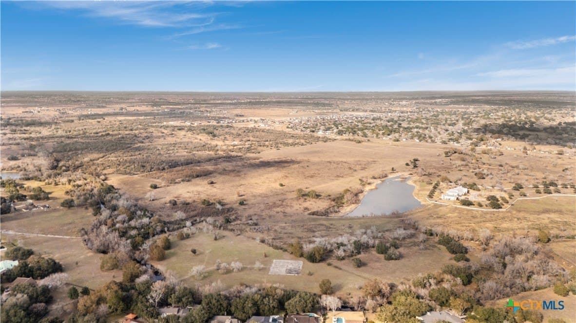 308 acres in Victoria County - photo 9