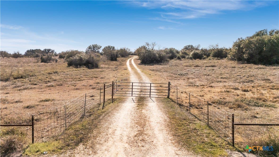 308 acres in Victoria County - photo 19
