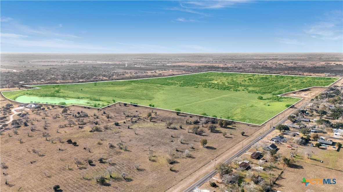 308 acres in Victoria County - photo 2