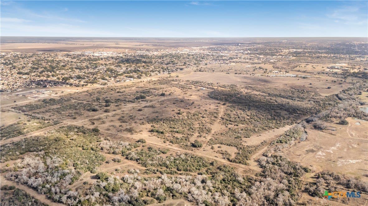 308 acres in Victoria County - photo 7