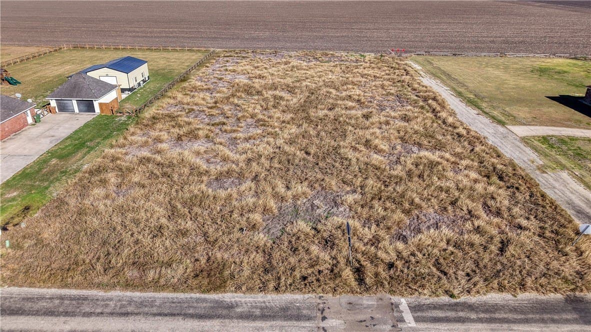 1.01 acres in Nueces County - photo 4