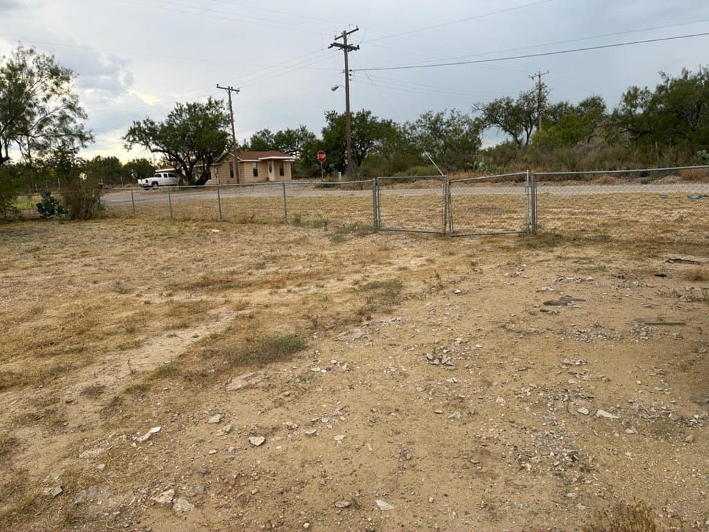 7,000 acres in Maverick County - photo 4