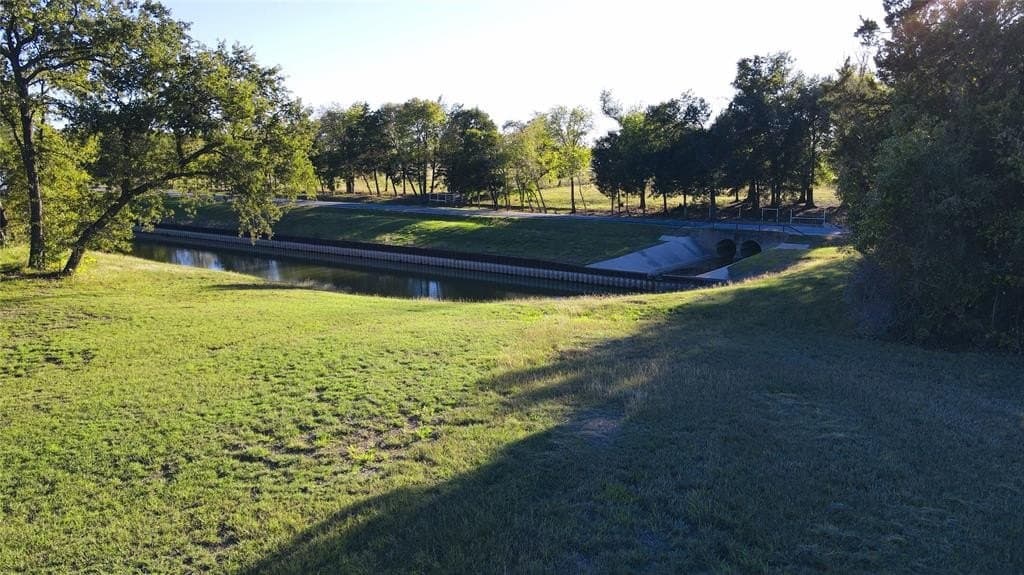 0.57 acres in Navarro County - photo 32