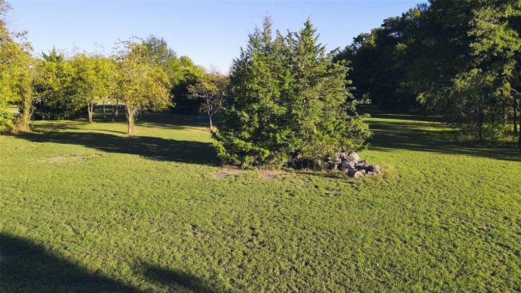 0.57 acres in Navarro County - photo 16