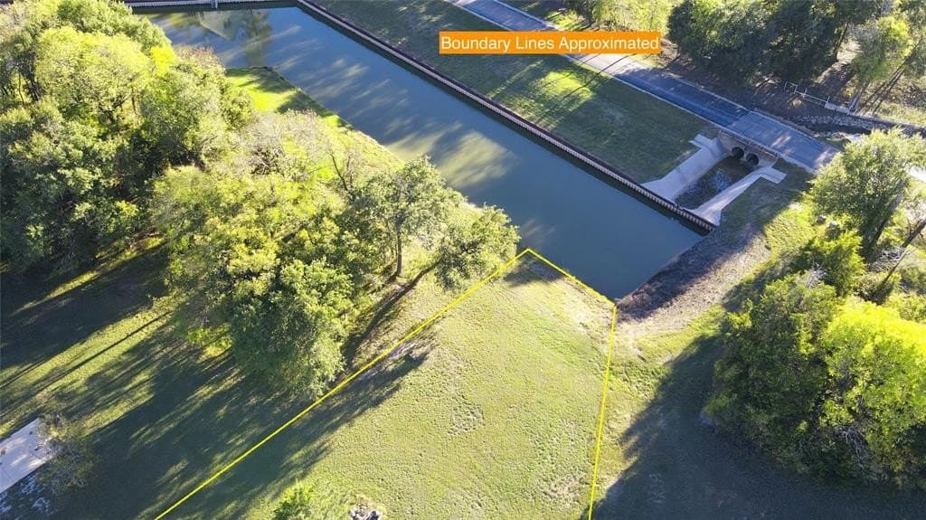 0.57 acres in Navarro County - photo 35