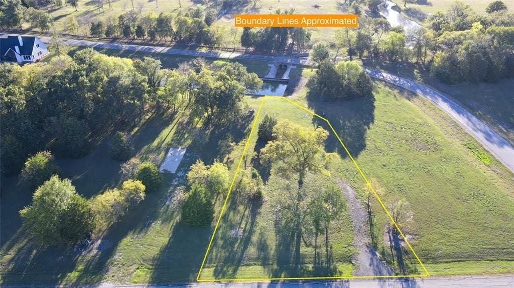 0.57 acres in Navarro County - photo 10