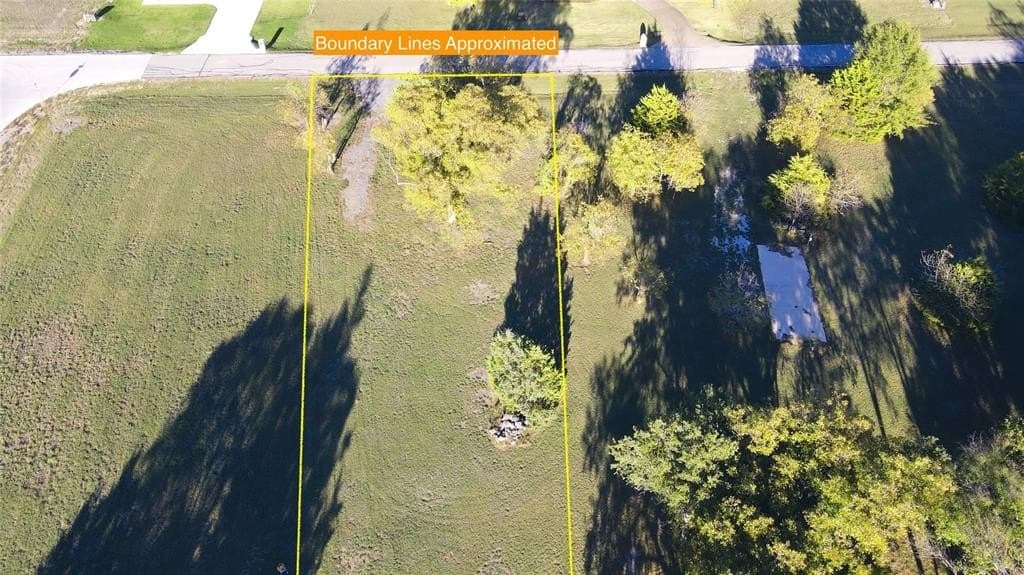0.57 acres in Navarro County - photo 34