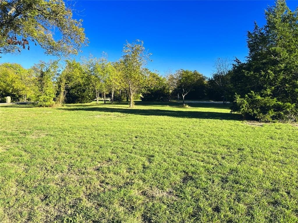 0.57 acres in Navarro County - photo 15