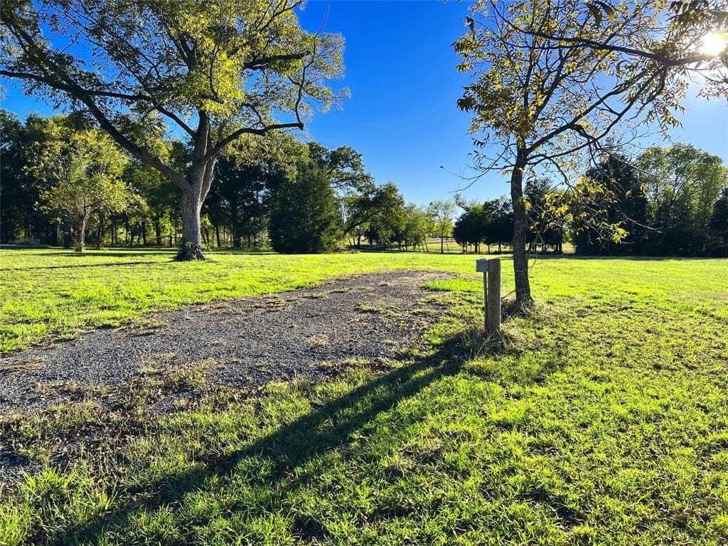 0.57 acres in Navarro County - photo 8
