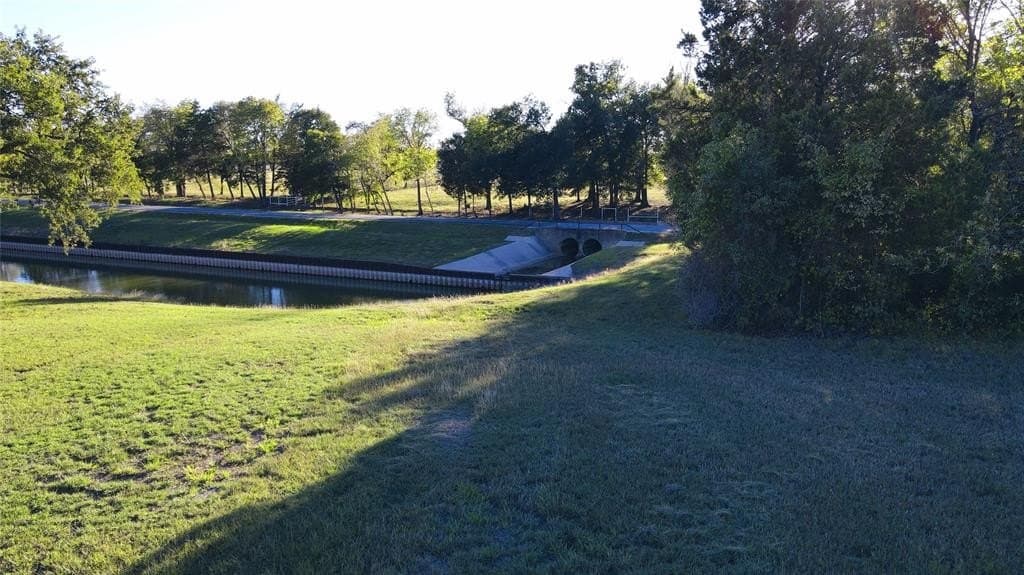 0.57 acres in Navarro County - photo 18