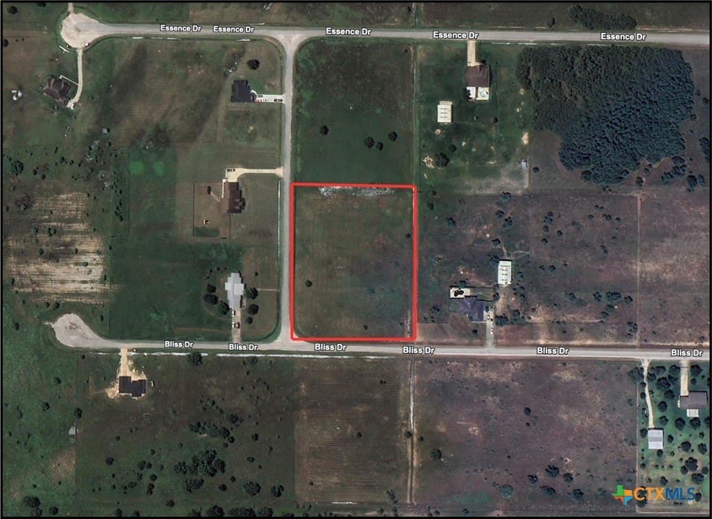3.29 acres in Victoria County - photo 2