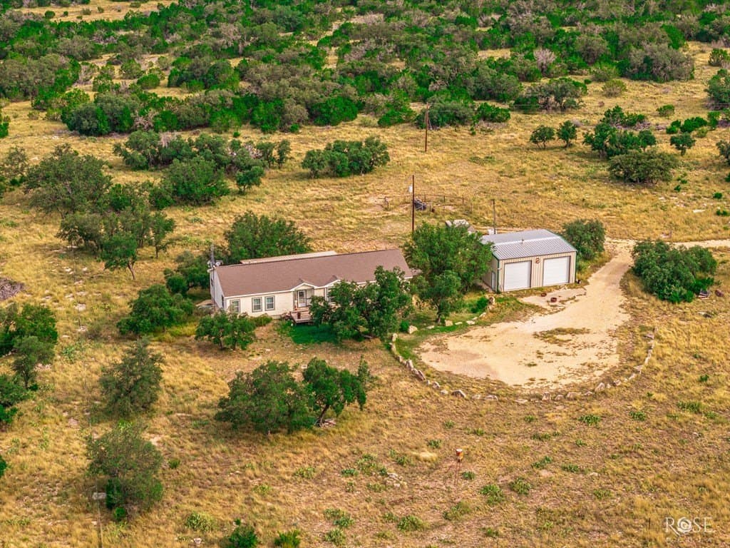 23.66 acres in Sutton County - photo 3